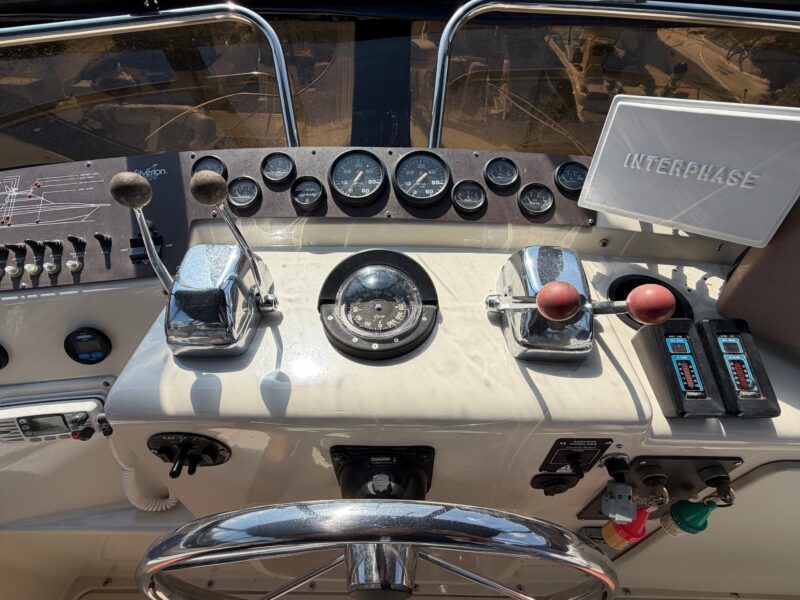 1990 Silverton 41 Aft Cabin