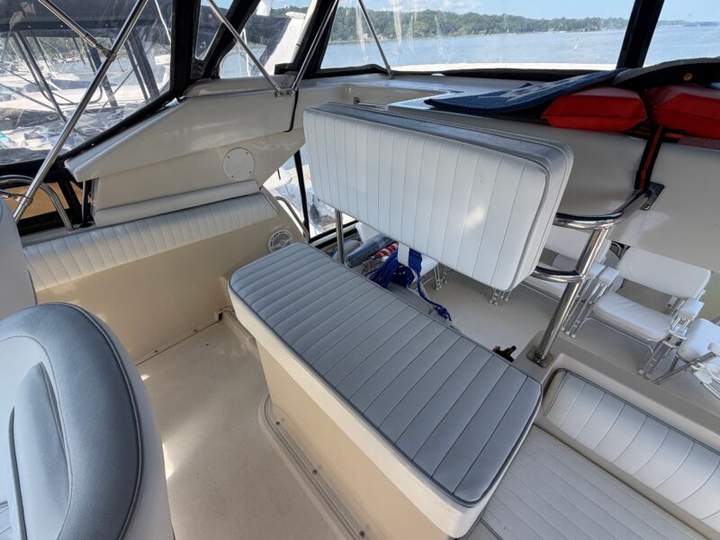 1990 Silverton 41 Aft Cabin