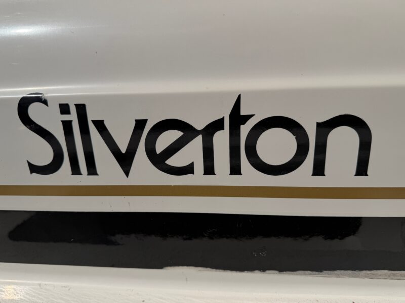 1990 Silverton 41 Aft Cabin