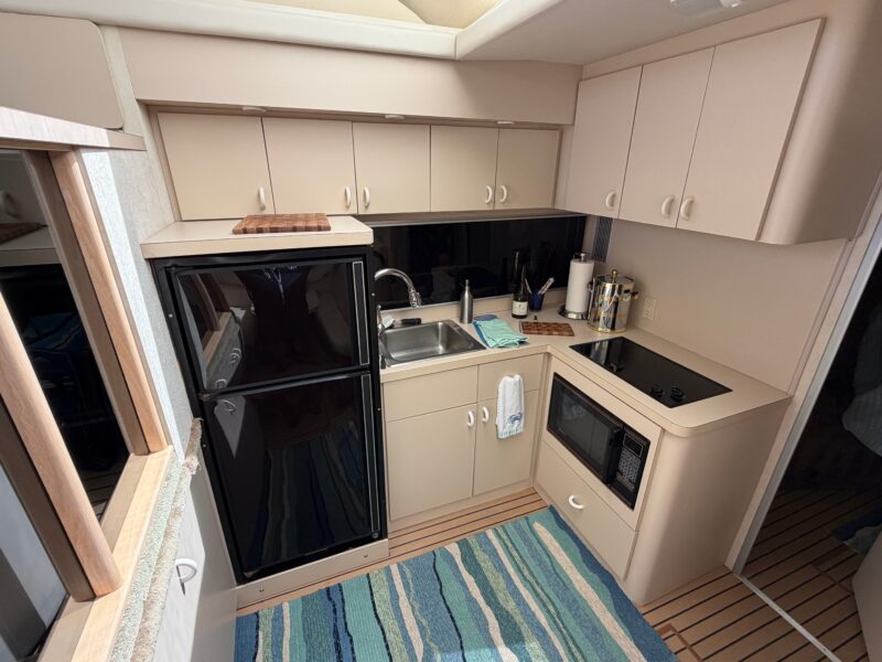 1990 Silverton 41 Aft Cabin
