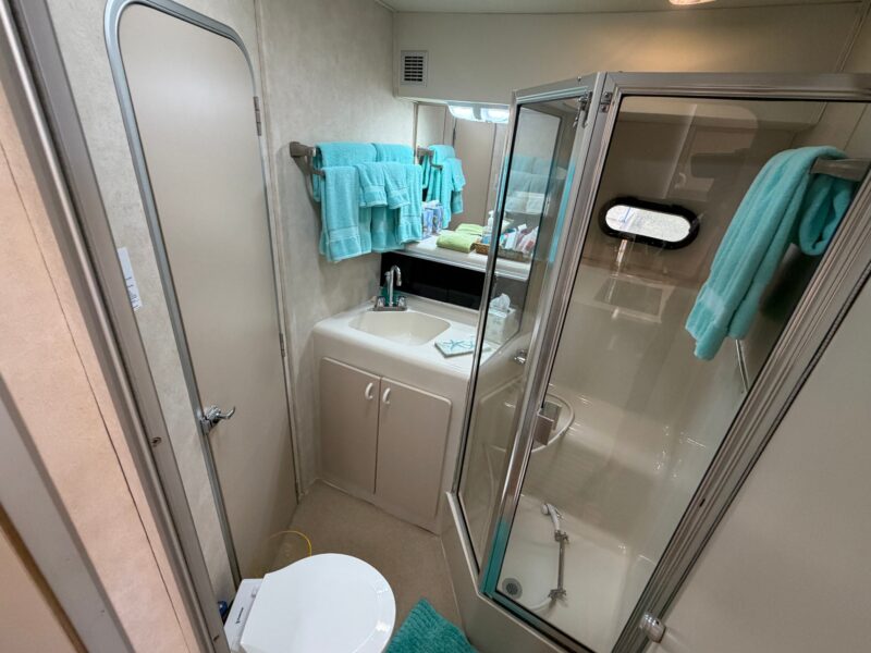 1990 Silverton 41 Aft Cabin