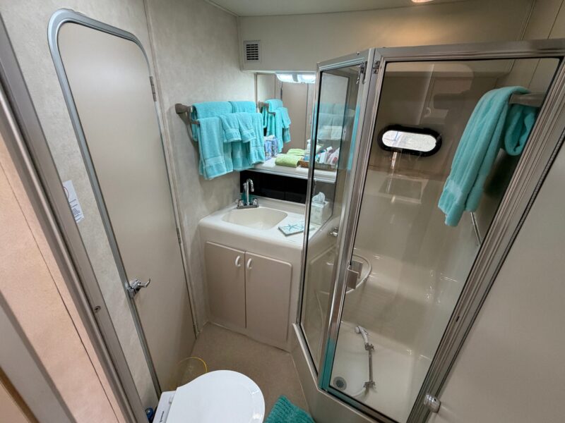 1990 Silverton 41 Aft Cabin