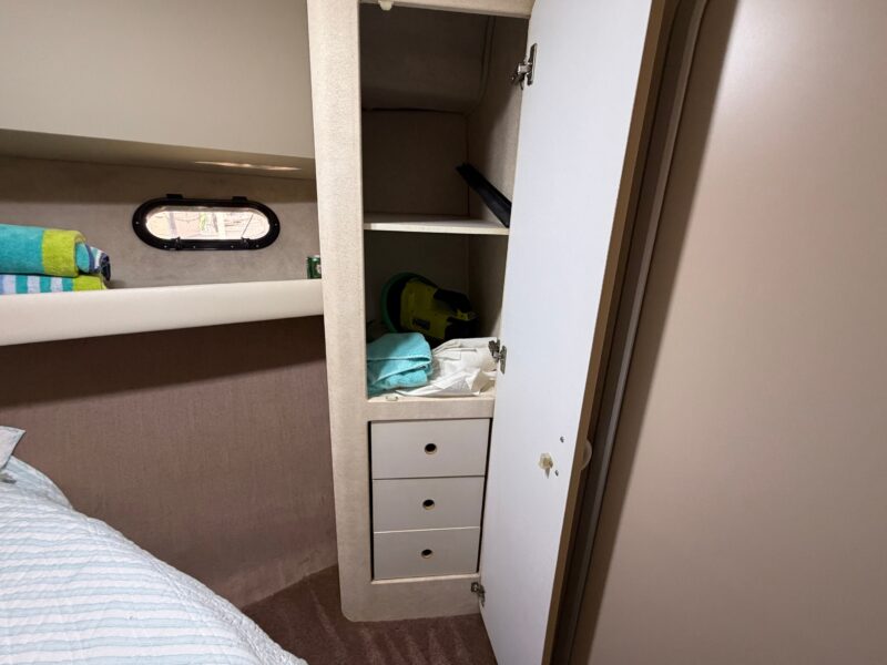 1990 Silverton 41 Aft Cabin