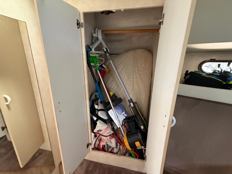 1990 Silverton 41 Aft Cabin