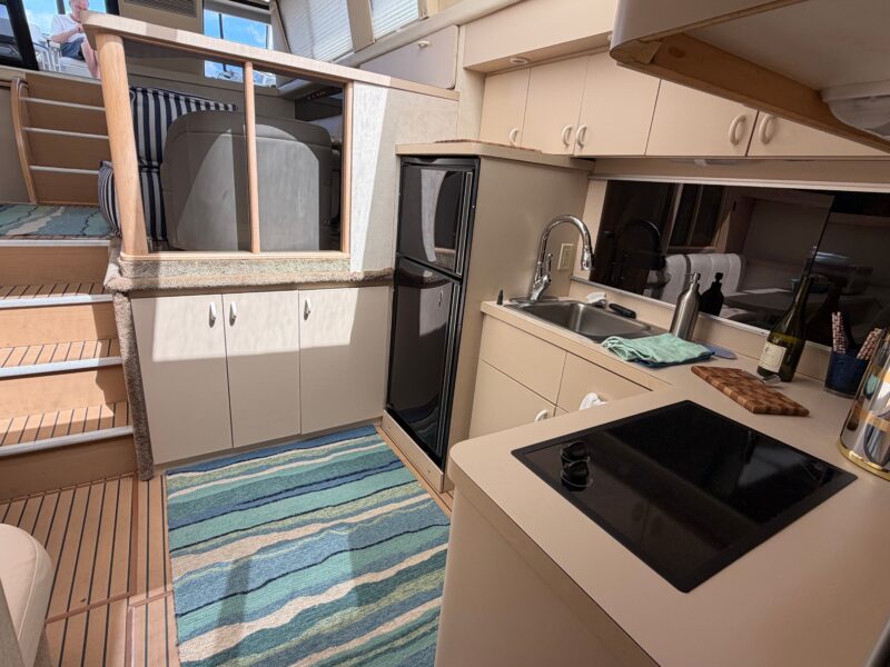 1990 Silverton 41 Aft Cabin