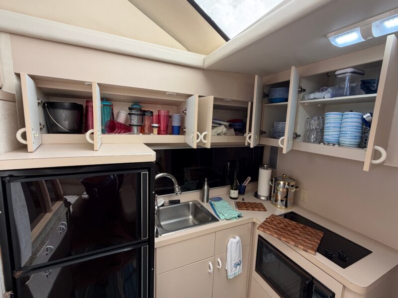 1990 Silverton 41 Aft Cabin