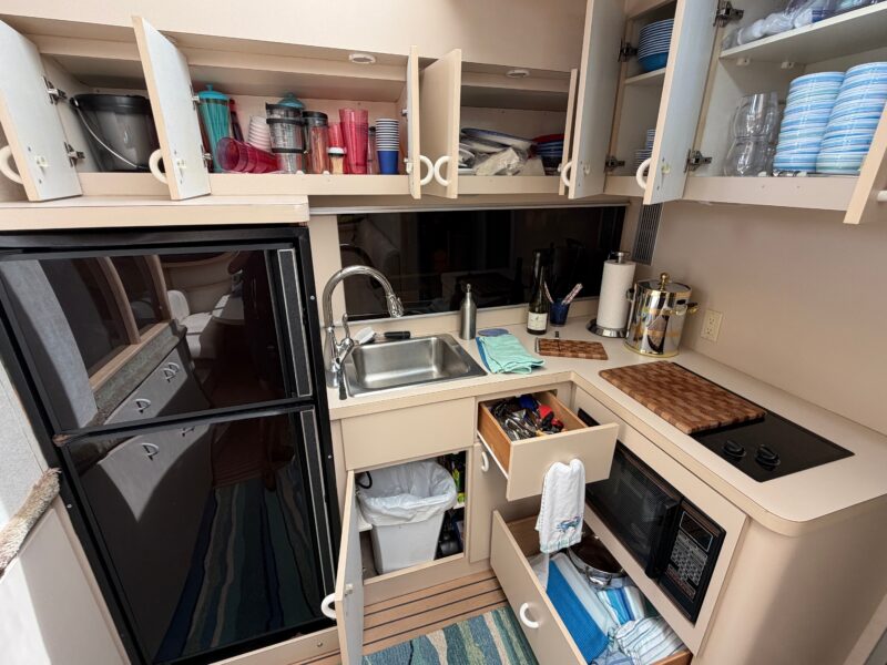 1990 Silverton 41 Aft Cabin