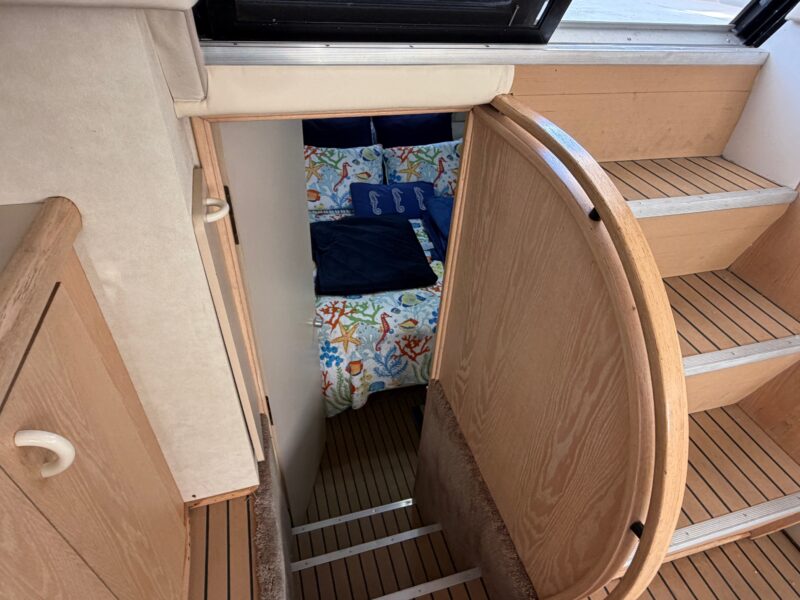 1990 Silverton 41 Aft Cabin
