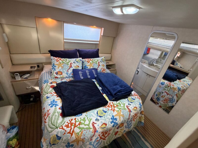 1990 Silverton 41 Aft Cabin
