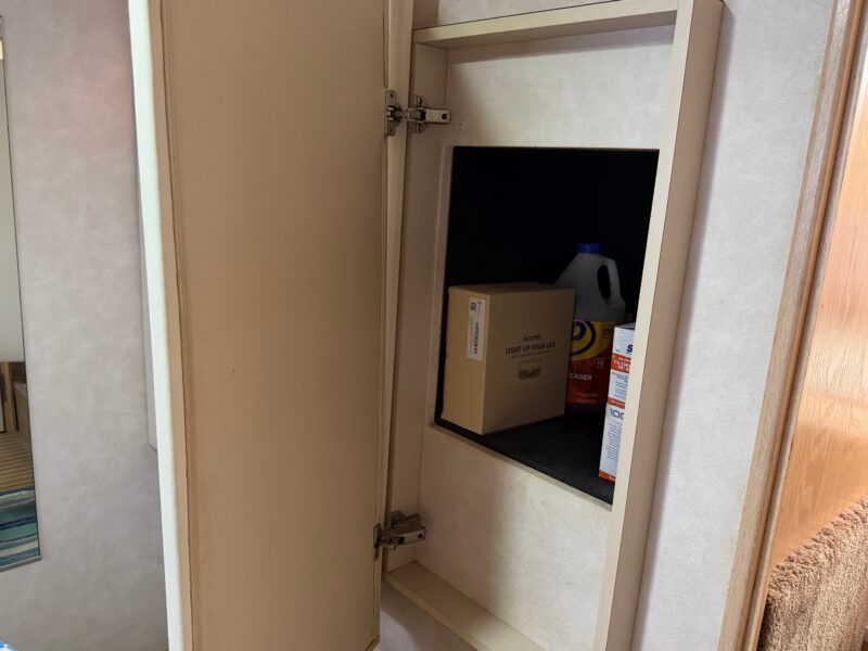 1990 Silverton 41 Aft Cabin
