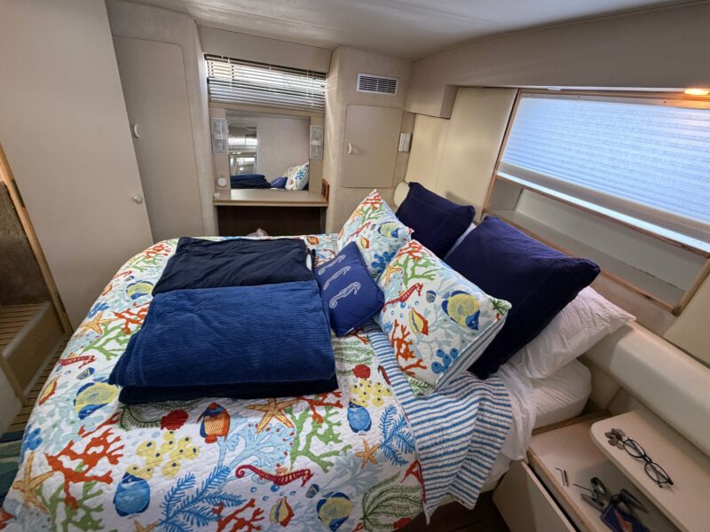 1990 Silverton 41 Aft Cabin