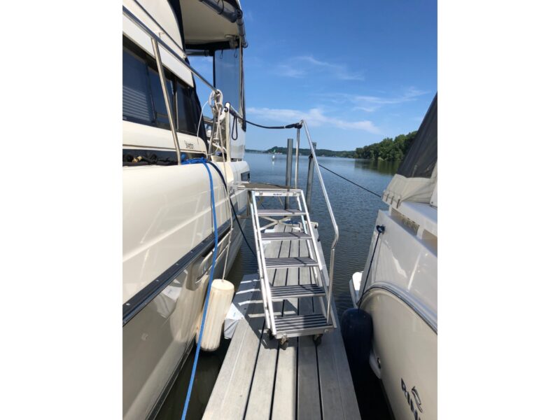 1990 Silverton 41 Aft Cabin