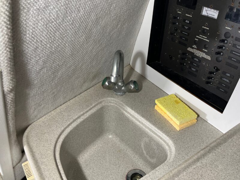 2001 Wellcraft 270 Coastal I/O
