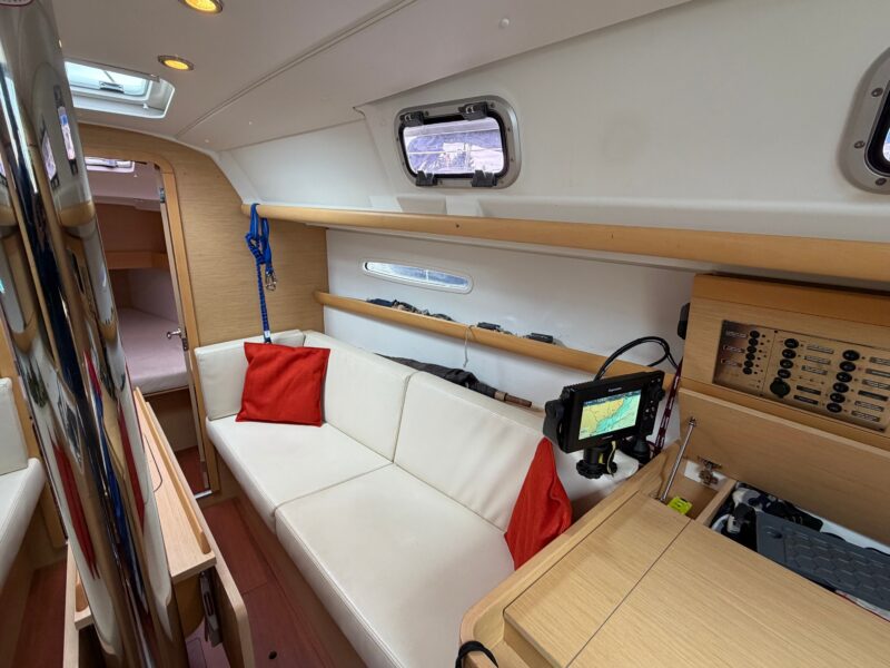 2011 Beneteau First 30