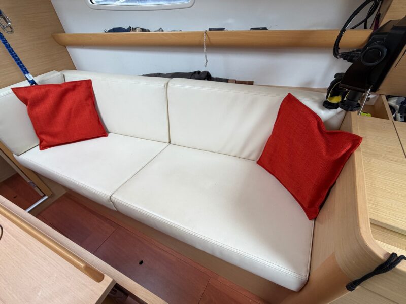 2011 Beneteau First 30