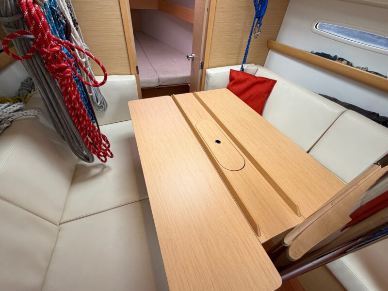 2011 Beneteau First 30