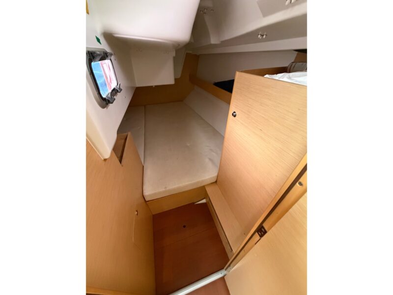 2011 Beneteau First 30
