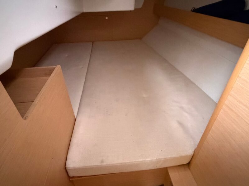 2011 Beneteau First 30