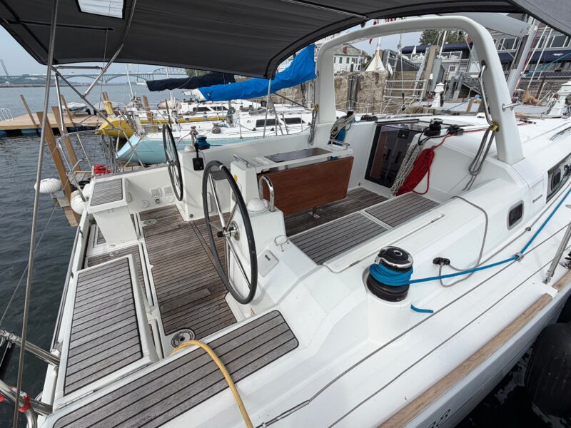 2015 Beneteau Oceanis 38