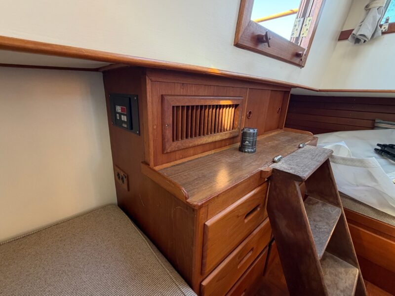 1986 Grand Banks 36 Classic