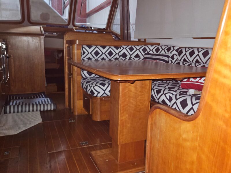 1998 Sabreline 36 Fast Trawler