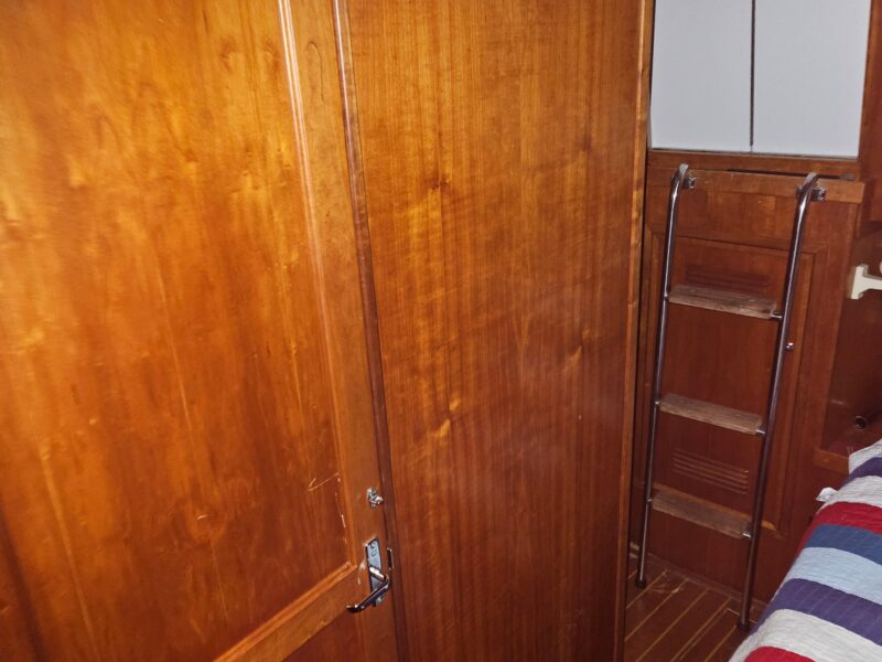 1998 Sabreline 36 Fast Trawler