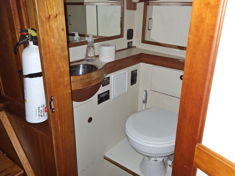 1998 Sabreline 36 Fast Trawler