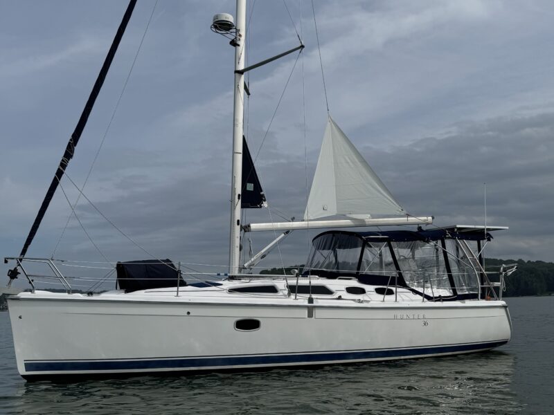 2009 Hunter 36