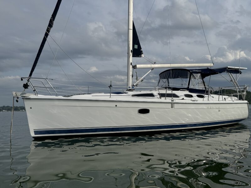 2009 Hunter 36