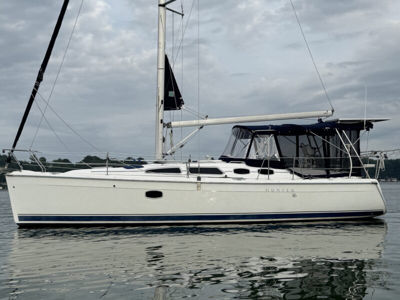 2009 Hunter 36