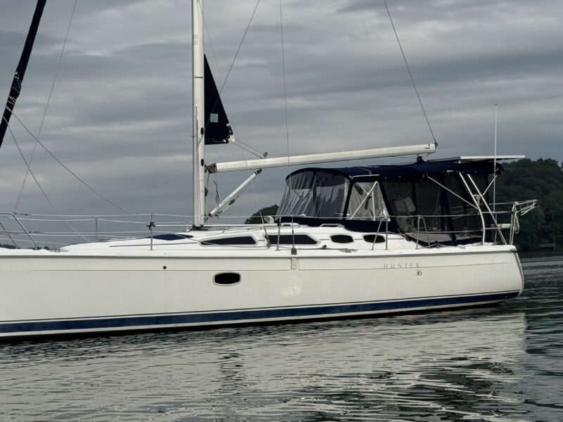 2009 Hunter 36