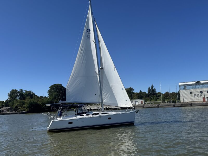 2009 Hunter 36