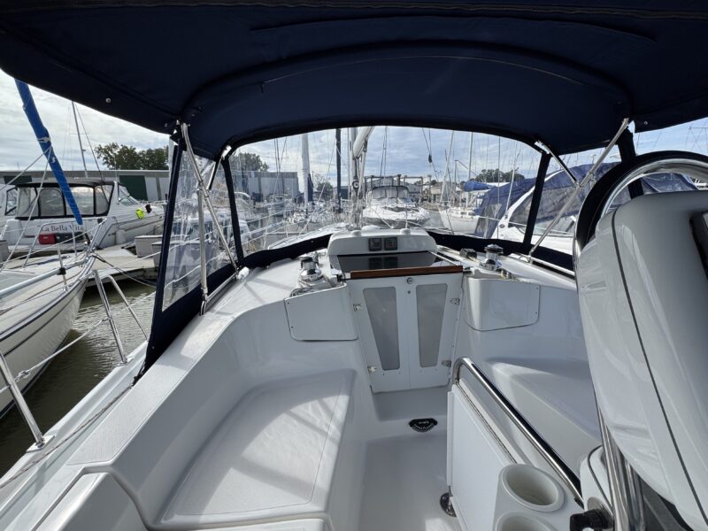 2009 Hunter 36