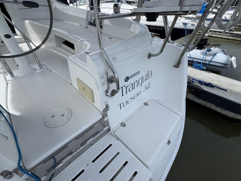 2009 Hunter 36