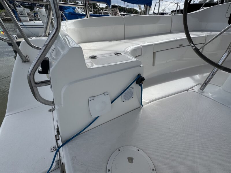 2009 Hunter 36