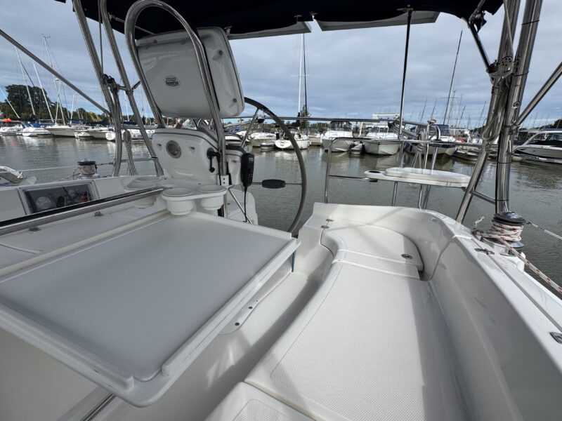 2009 Hunter 36