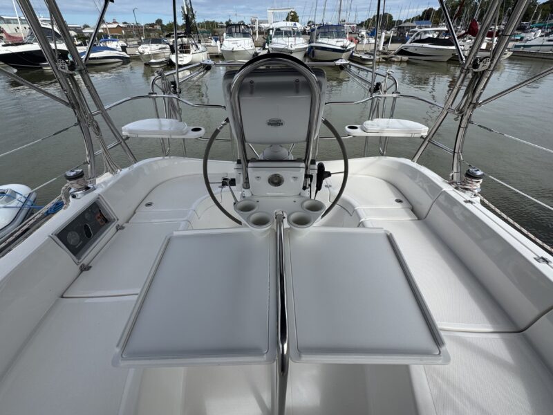 2009 Hunter 36