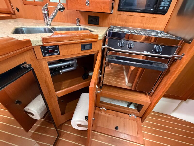 2009 Hunter 36