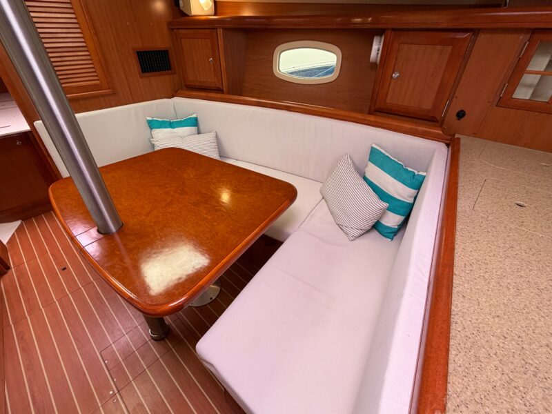 2009 Hunter 36