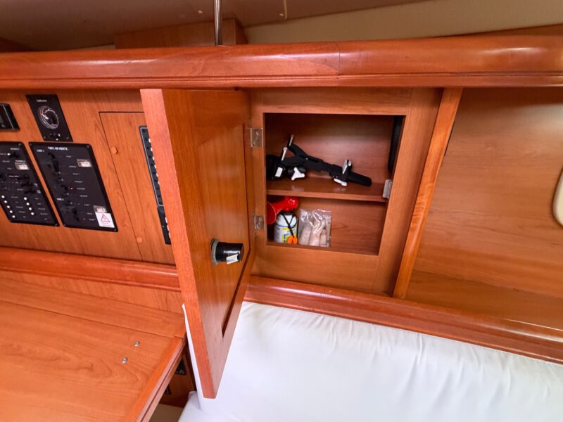 2009 Hunter 36