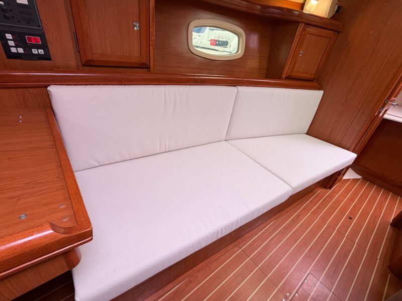 2009 Hunter 36