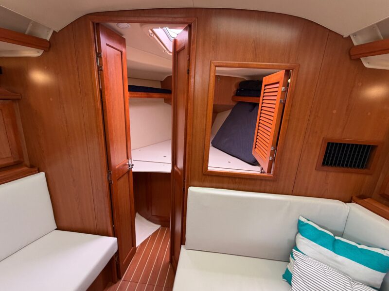 2009 Hunter 36