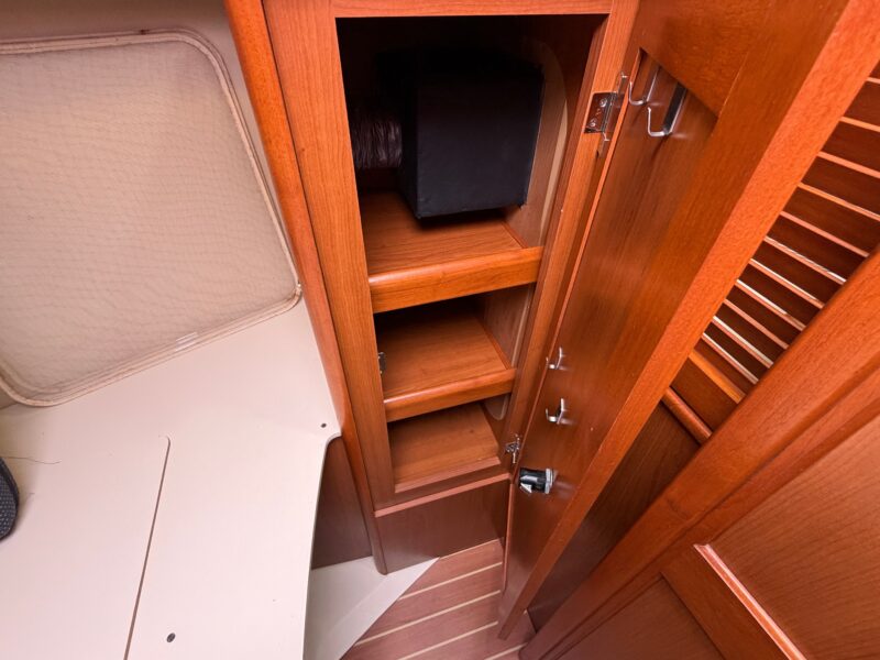 2009 Hunter 36