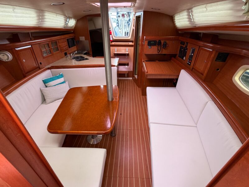 2009 Hunter 36