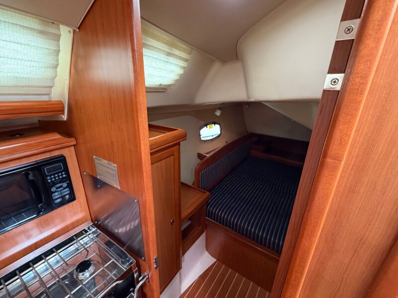 2009 Hunter 36