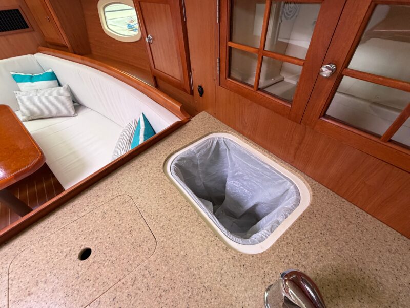 2009 Hunter 36