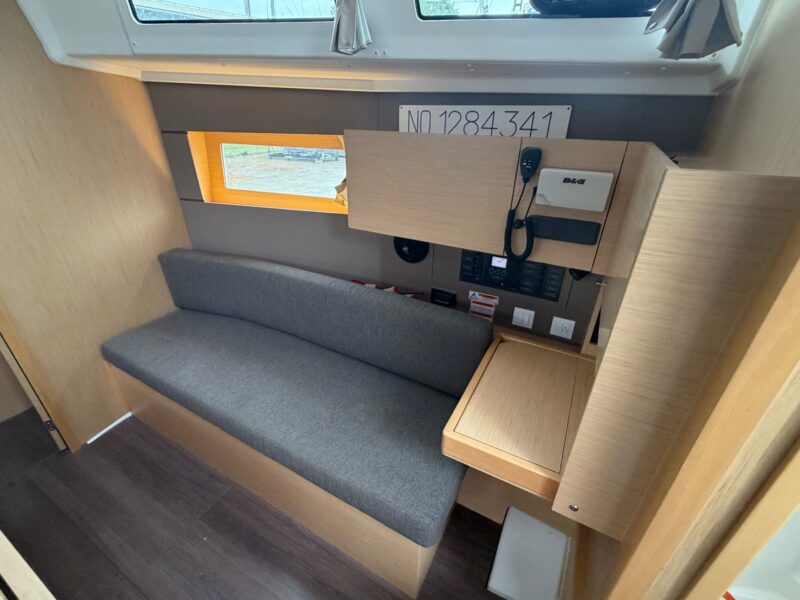 2018 Beneteau Oceanis 38.1
