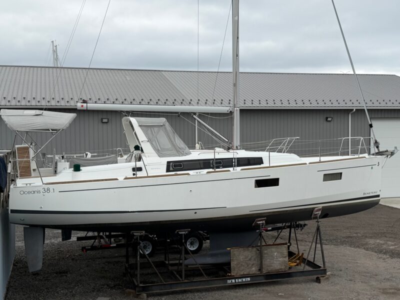 2018 Beneteau Oceanis 38.1