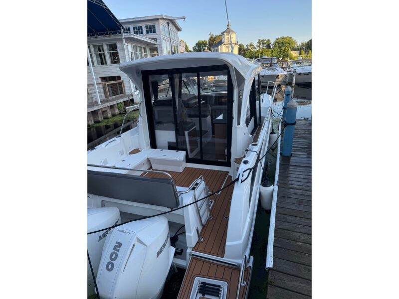 2023 Beneteau Antares 9