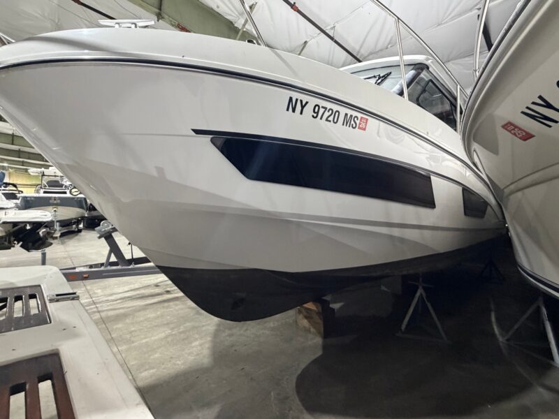 2023 Beneteau Antares 9